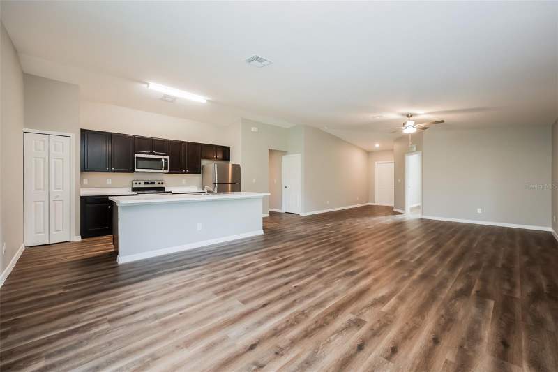 4 bedroom Single Family Residence at 4458 Windsong Avenue, Port Charlotte Sub 01, North Port — photo 5