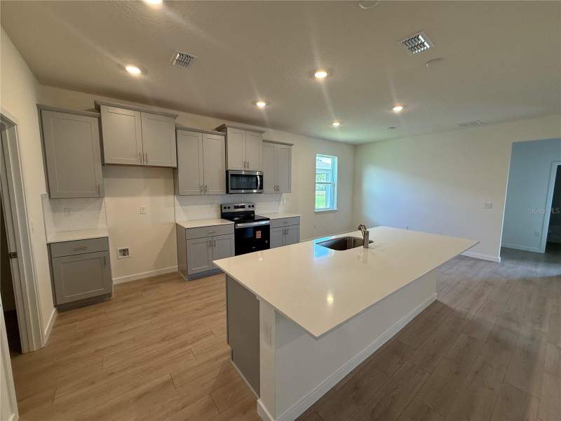 4 bedroom Single Family Residence at 3001 Kingsman Trail, Archer'S Mill, Ormond Beach — photo 2