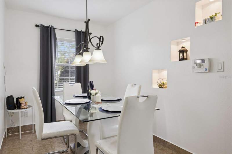 4 bedroom Single Family Residence at 5907 DAHLIA DRIVE, AZALEA PARK SEC 06, ORLANDO — photo 5