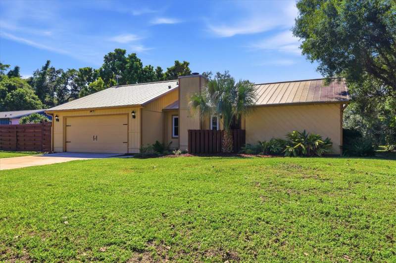 3 bedroom Single Family Residence at 4006 75th Terrace, Gordons, Sarasota — photo 2