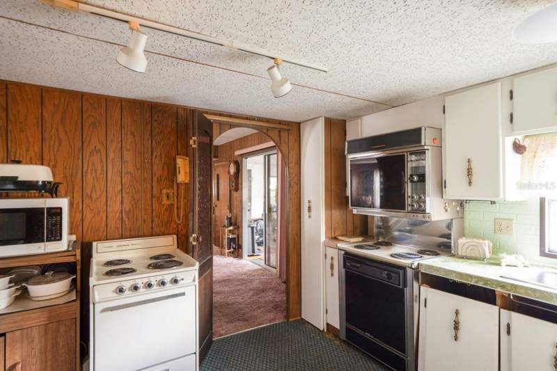 4 bedroom Mobile Home at 9310 Kiowa Dr, Griffin Park, New Port Richey — photo 4