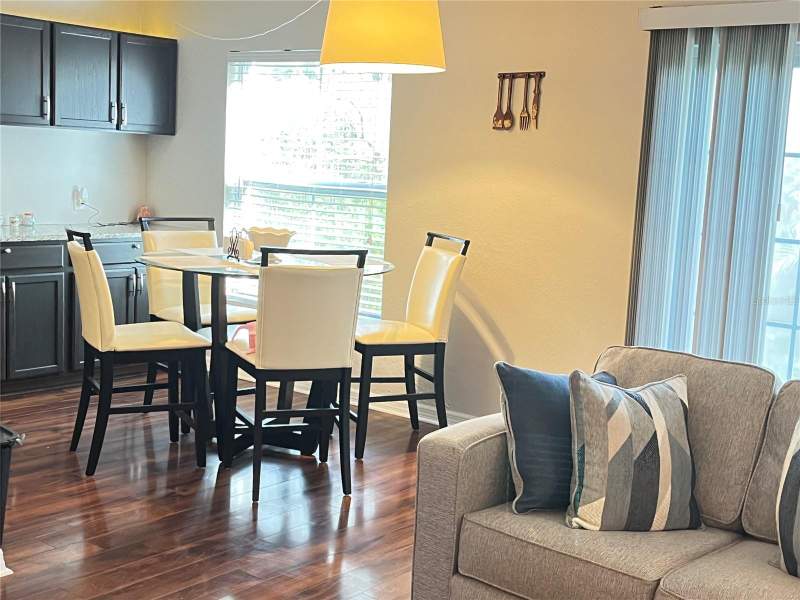 2 bedroom Condominium at 456 WINDMEADOWS STREET #456, WINDMEADOWS VILLAGE 4, ALTAMONTE SPRINGS — photo 4