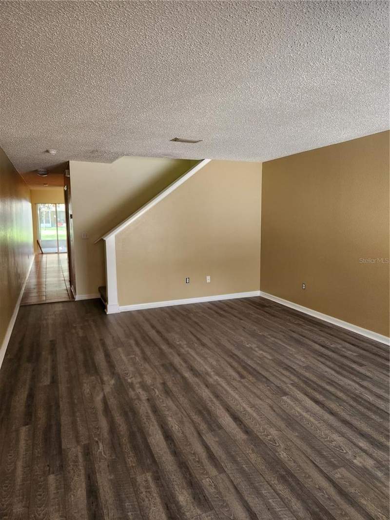 2 bedroom Townhouse at 10815 Brickside Court, Summerfield Village 1 Tr 2, Riverview — photo 2