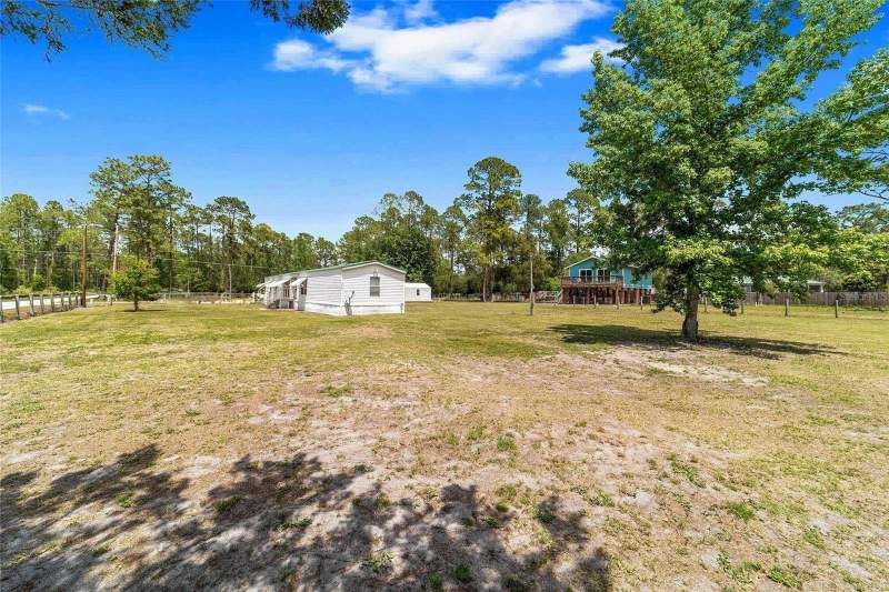 3 bedroom Manufactured Home at 13261 NE 155th Lane, Fort McCoy Campsites, Fort Mc Coy — photo 2