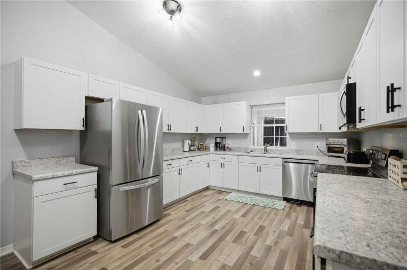 3 bedroom Single Family Residence at 6550 SE 88th Street, Silver Spgs Estate, Ocala — photo 2