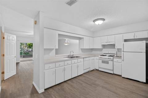 2352 Isle Royale Court, Winter Haven FL - photo 8 of 48