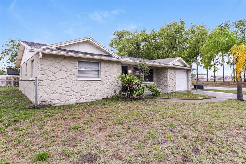 3 bedroom Single Family Residence at 7004 Mayfield Drive, Embassy Hills, Port Richey — photo 2
