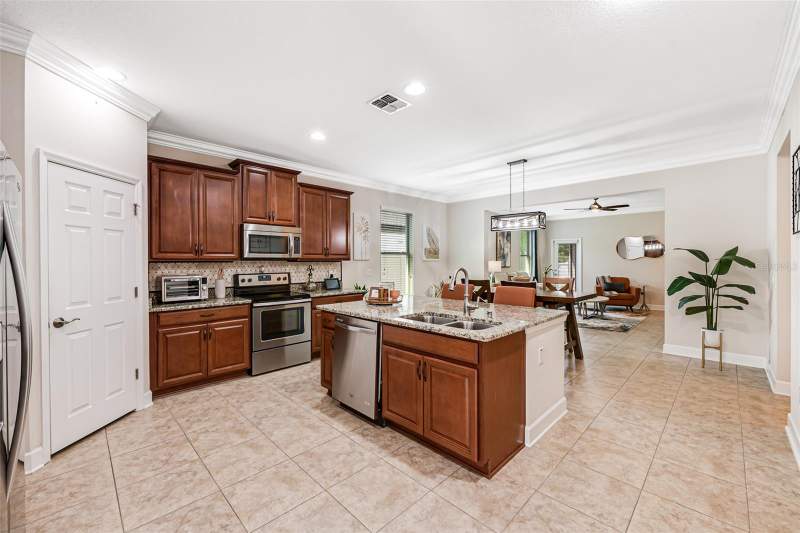 3 bedroom Single Family Residence at 10415 Alcon Blue Drive, Mariposa Ph 1, Riverview — photo 5