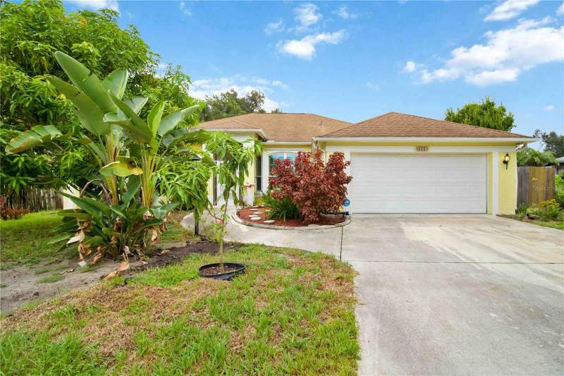 3 bedroom Single Family Residence at 5631 Bent Oak Drive, Colonial Oaks, Sarasota — photo 3
