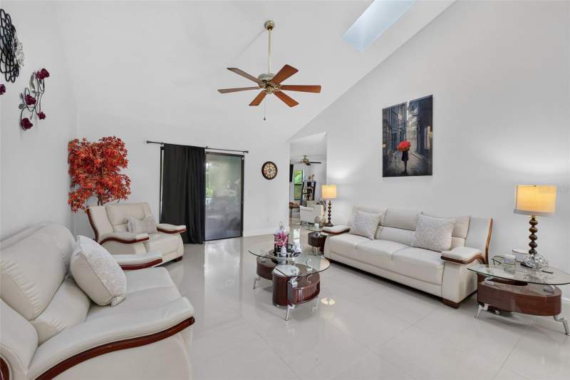 3 bedroom Single Family Residence at 2144 Majestic Woods Boulevard, Majestic Oaks, Apopka — photo 3