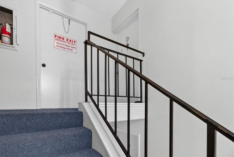 1 bedroom Condominium at 8522 10th Street #D, Jamestown Condo, St Petersburg — photo 3