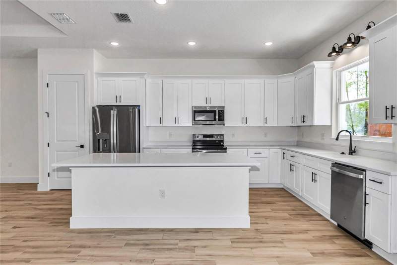 3 bedroom Single Family Residence at 5014 SW 134th Terrace, Rolling Hills Un 05, Ocala — photo 4