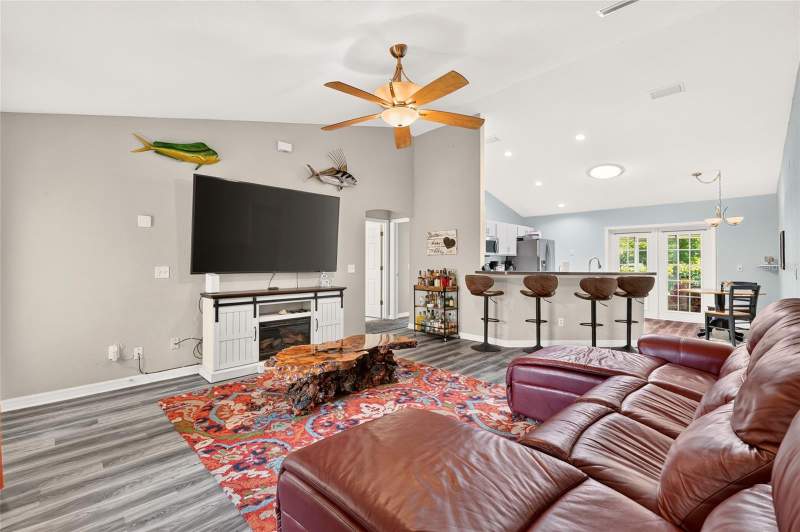 3 bedroom Single Family Residence at 6 Oak Circle Course, Silver Springs Shores S, Ocala — photo 3