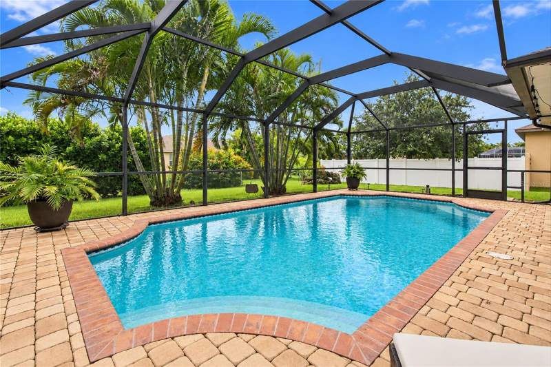 3 bedroom Single Family Residence at 1412 SW 43rd Terrace, Cape Coral, Cape Coral — photo 3