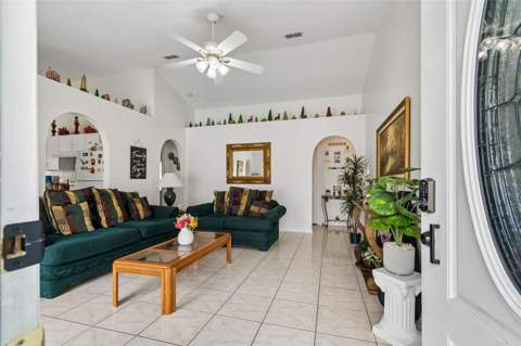 5936 Lake Front Drive, Wesley Chapel FL - photo 8 of 47