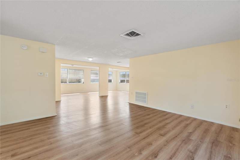2 bedroom Single Family Residence at 9020 Hunt Club Lane, Regency Park, Port Richey — photo 4