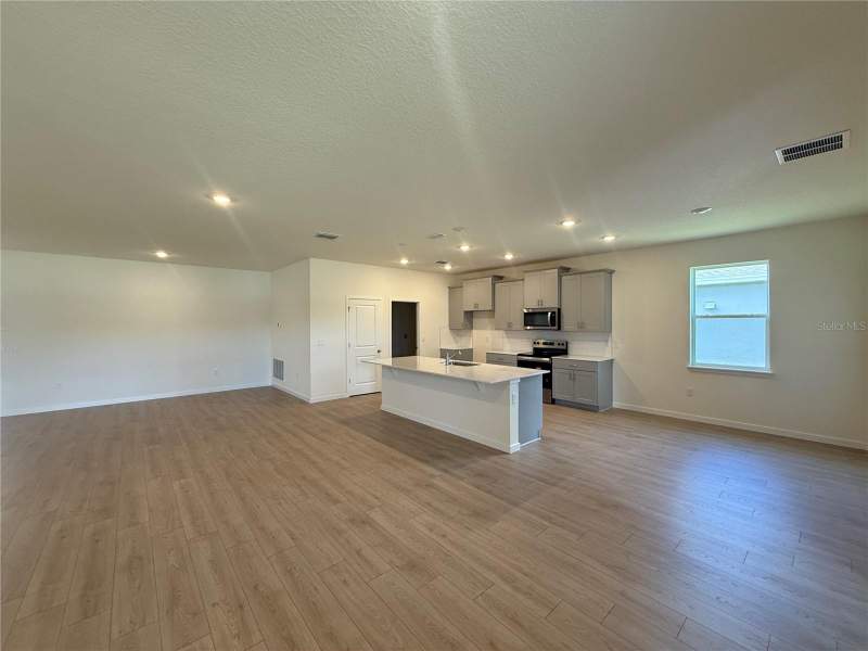 4 bedroom Single Family Residence at 3001 Kingsman Trail, Archer'S Mill, Ormond Beach — photo 3