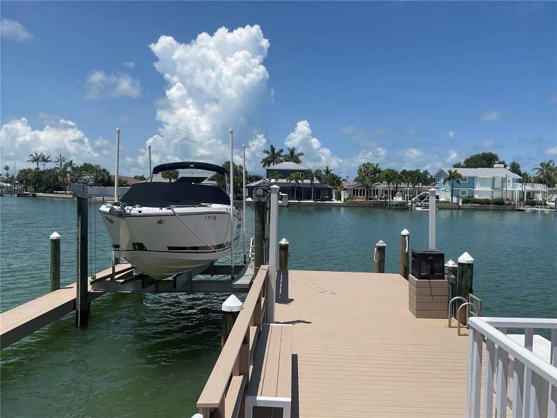 3 bedroom Single Family Residence at 311 S ISLE DRIVE, NORTH VINA DEL MAR 1ST ADD, ST PETE BEACH — photo 4