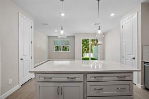7328 Deer Valley Circle, Tampa FL - photo 8 of 28