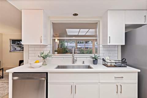 1011 Macrae Avenue, Clearwater FL - photo 14 of 35