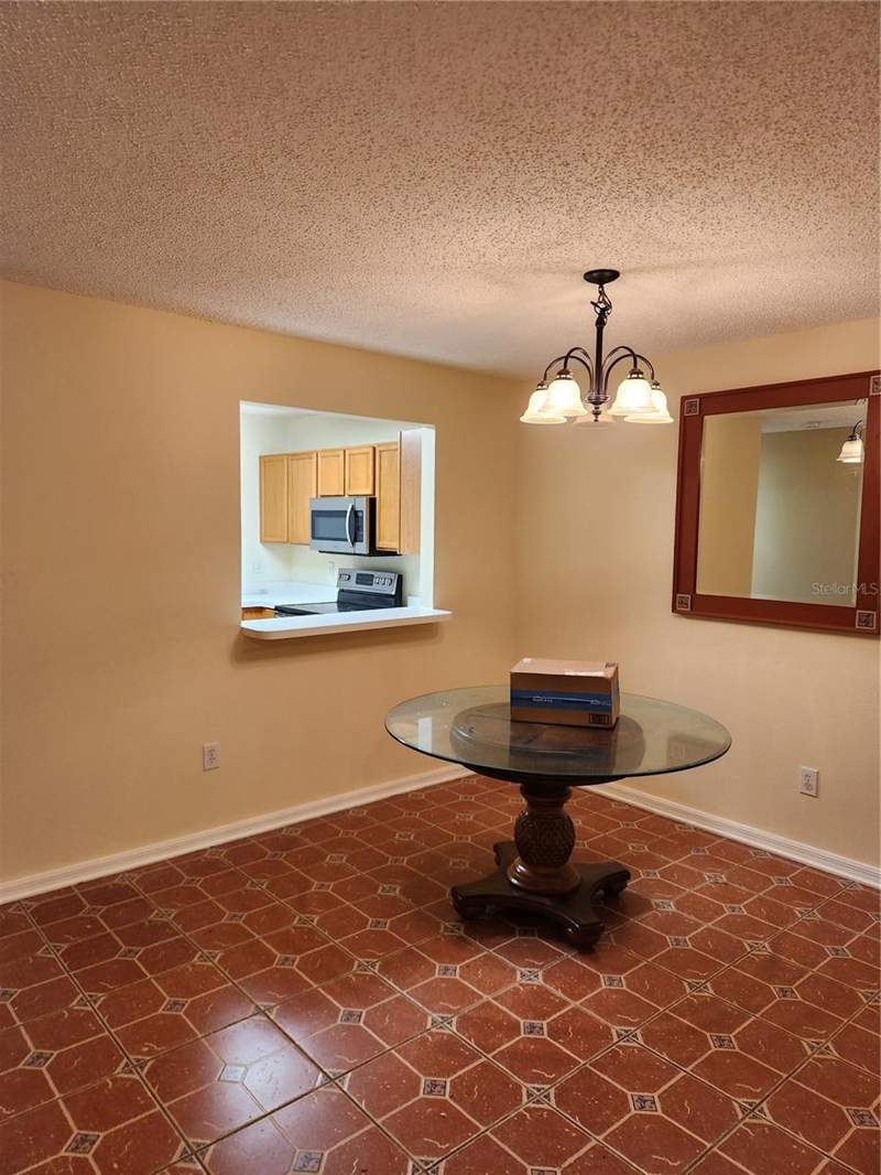 2 bedroom Townhouse at 10815 Brickside Court, Summerfield Village 1 Tr 2, Riverview — photo 3