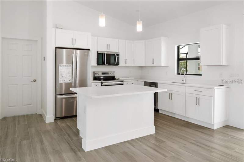4 bedroom Single Family Residence at 1436 NW 31st Avenue, Cape Coral, Cape Coral — photo 4