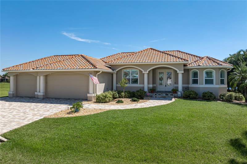 3 bedroom Single Family Residence at 2107 Padre Island Drive, Punta Gorda Isles Sec 12, Punta Gorda — photo 2