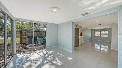 5529 Nutmeg Avenue, Sarasota FL - photo 13 of 33
