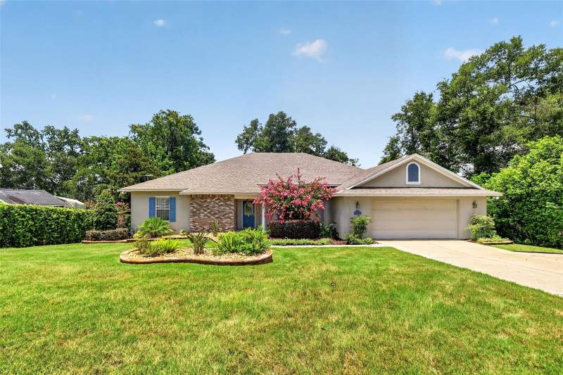 4 bedroom Single Family Residence at 705 Hilltop Court, Mount Dora Pine Crest Unrec, Mount Dora — photo 2