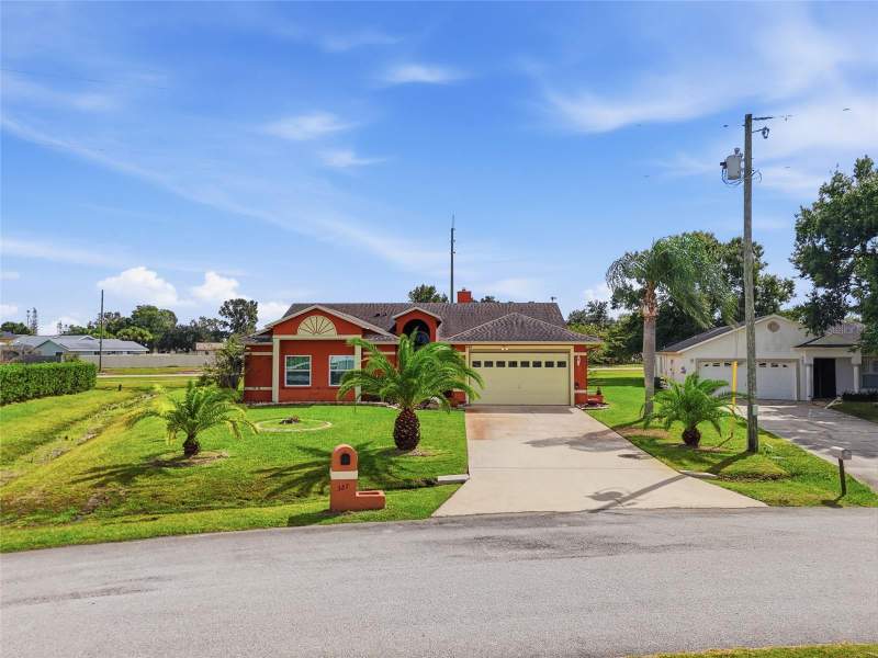 4 bedroom Single Family Residence at 327 Edgewood Court, Poinciana Nbrhd 02 Village 03, Poinciana — photo 2