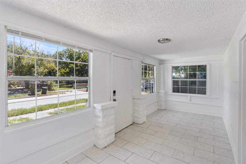 5 bedroom Single Family Residence at 1743 Yale Street, Blackburns W S Sub, St Petersburg — photo 3
