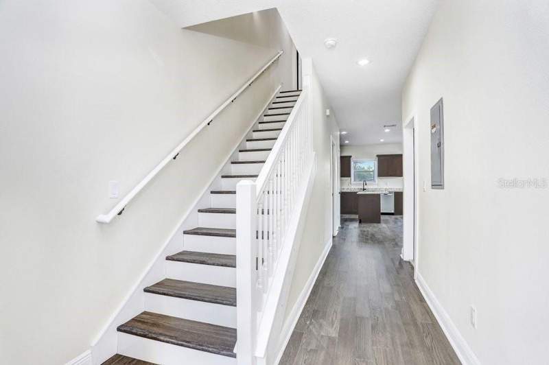 3 bedroom Townhouse at 4209 W Woodlawn Avenue #A, Drew Park Re Of, Tampa — photo 4