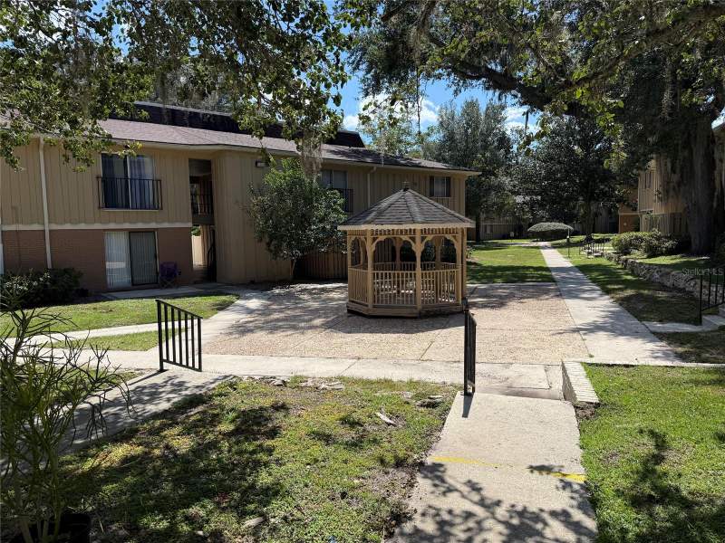 507 NW 39TH ROAD #102 home for sale in Hawthorne Reserve