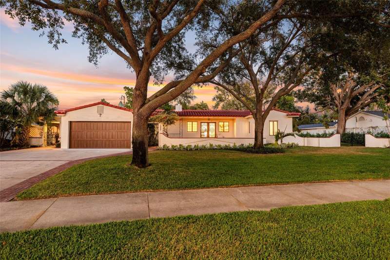 1222 BRIGHTWATERS BOULEVARD home for sale in Snell Isle Brightwaters