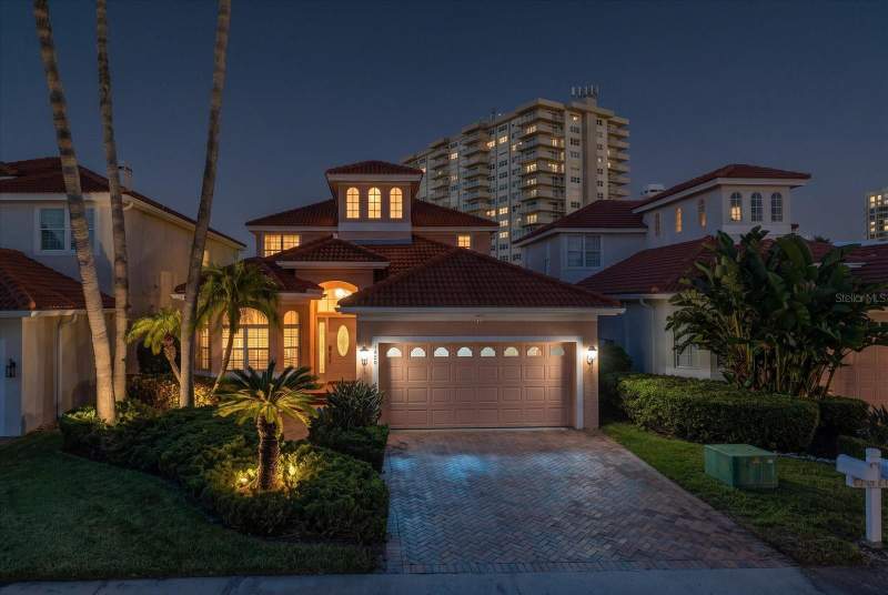 3 bedroom Single Family Residence at 1620 Sand Key Estates Court, Moorings Of Sand Key The, Clearwater Beach — photo 2