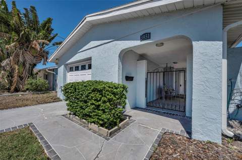 3931 Headsail Drive, New Port Richey FL - photo 6 of 99