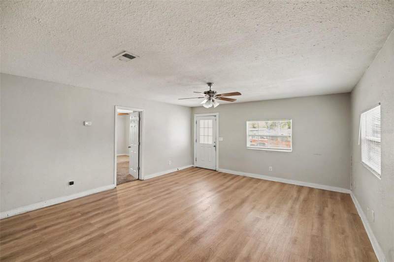 3 bedroom Single Family Residence at 920 E Dr Martin Luther King Jr Boulevard, Buffalo, Tampa — photo 5
