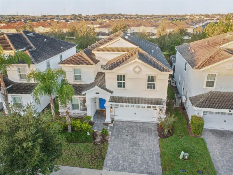 8 bedroom Single Family Residence at 1540 Maidstone Court, Stoneybrook South Tr K, Davenport — photo 5