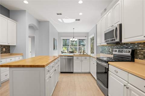 1305 Crystal Greens Drive, Sun City Center FL - photo 18 of 64