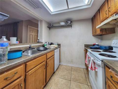 931 SW 57th Terrace, Gainesville FL - photo 8 of 29