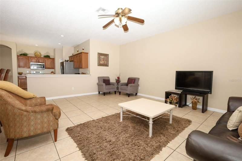 4 bedroom Single Family Residence at 426 ALEXANDRIA PLACE DRIVE, ALEXANDRIA PLACE I, APOPKA — photo 3