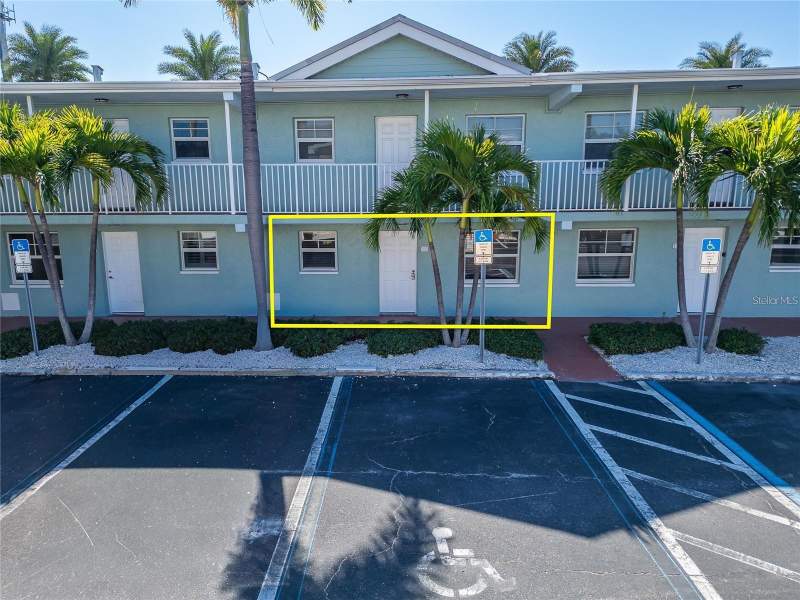 1 bedroom Condo - Hotel at 19417 Gulf Boulevard #F110, Barefoot Beach Resort Of Indian Shores, Indian Rocks Beach — photo 3