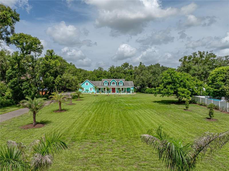 5 bedroom Single Family Residence at 7427 20th Street, Zephyrhills Colony Co, Zephyrhills — photo 2