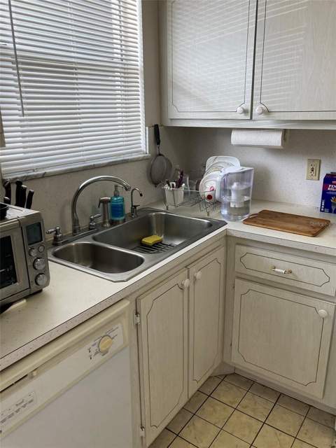 5660 80th Street #B107, St Petersburg FL - photo 18 of 43