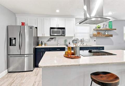 8028 25th Avenue, St Petersburg FL - photo 10 of 36