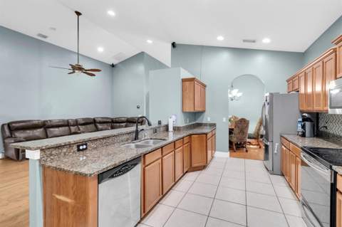 6020 Montana Avenue, New Port Richey FL - photo 10 of 47