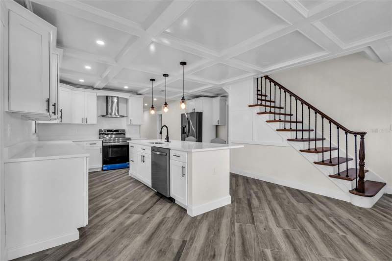 4 bedroom Single Family Residence at 1810 Maryland Avenue, Shoreacres Center, St Petersburg — photo 3