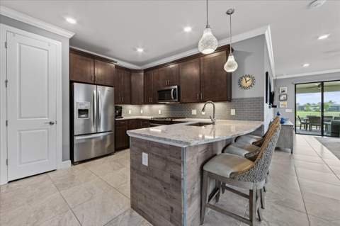 6927 Holbrook Cove, Lakewood Ranch FL - photo 13 of 92