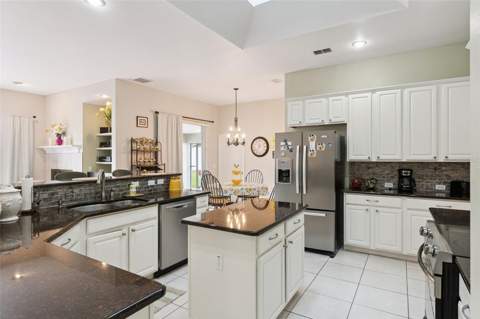 8038 Glitter Court, Orlando FL - photo 10 of 29