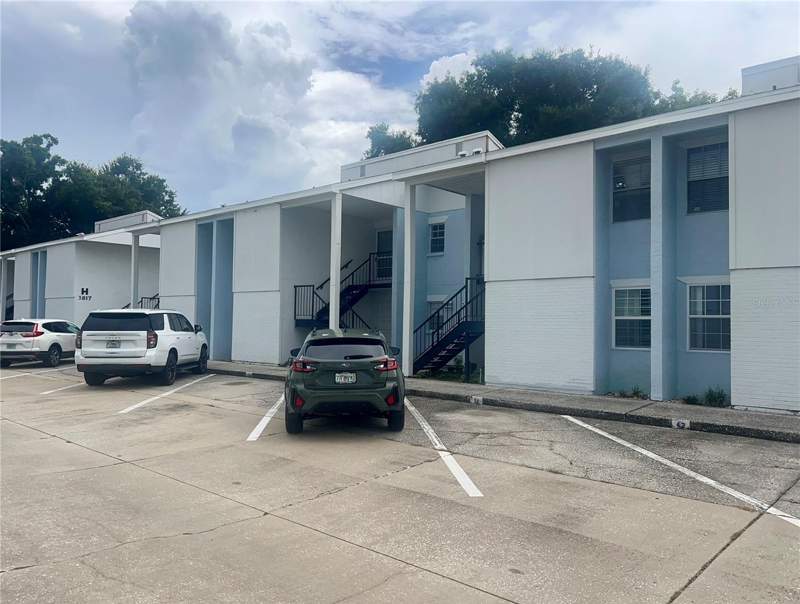 3819 N OAK DRIVE #I42 home for sale in Fairoaks North A Condo